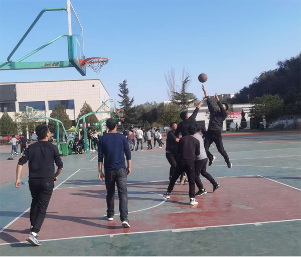 泓源公司兴趣小组活动丰富多彩、有声有色(图2) 泓源公司兴趣小组活动丰富多彩、有声有色(图2)