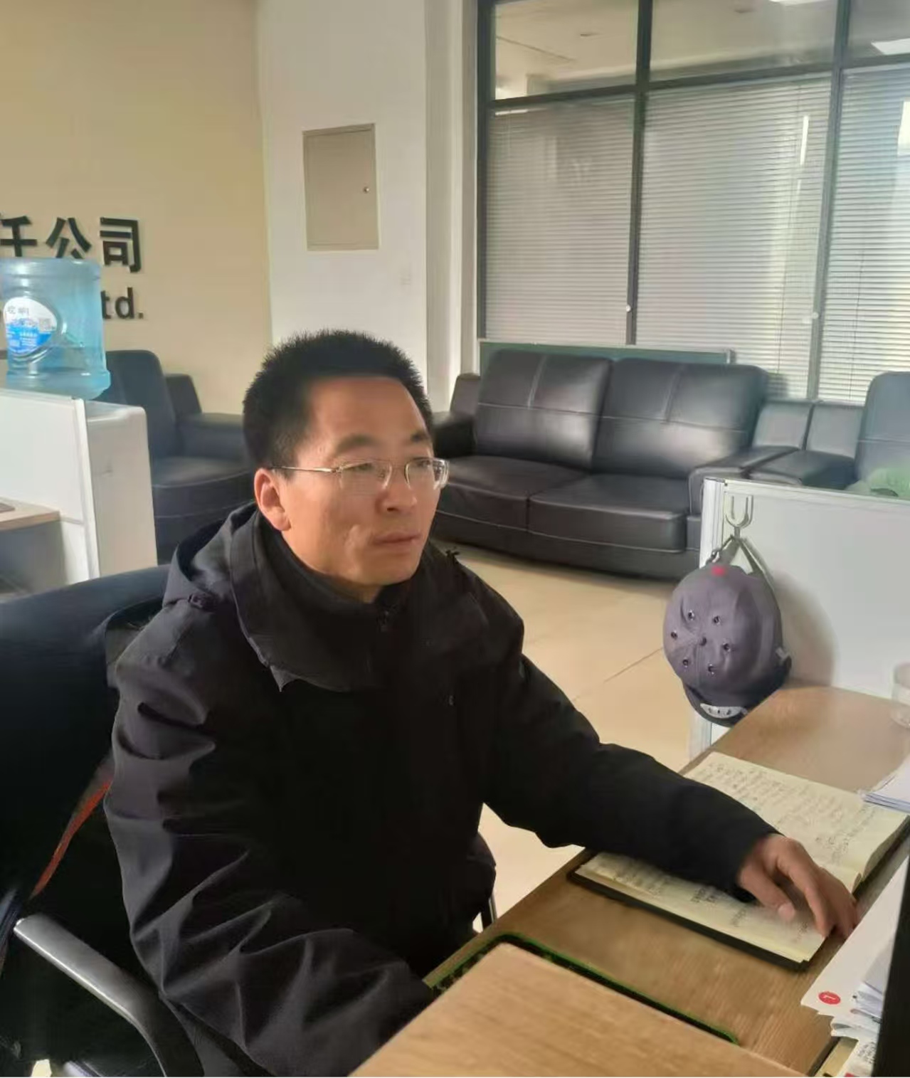 中共kaiyun平台委员会关于对2025年度“产投榜样”进行公示的公告(图2) 中共kaiyun平台委员会关于对2025年度“产投榜样”进行公示的公告(图2)